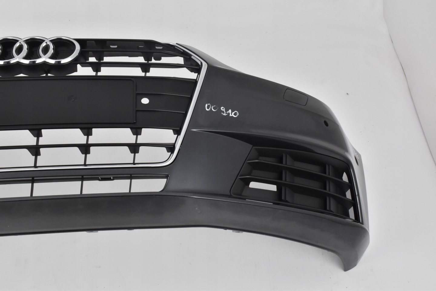 Gebrauchte Audi A4 B9 8W0 Frontstoßstange für Audi A4 B9 Modelle ab 2015