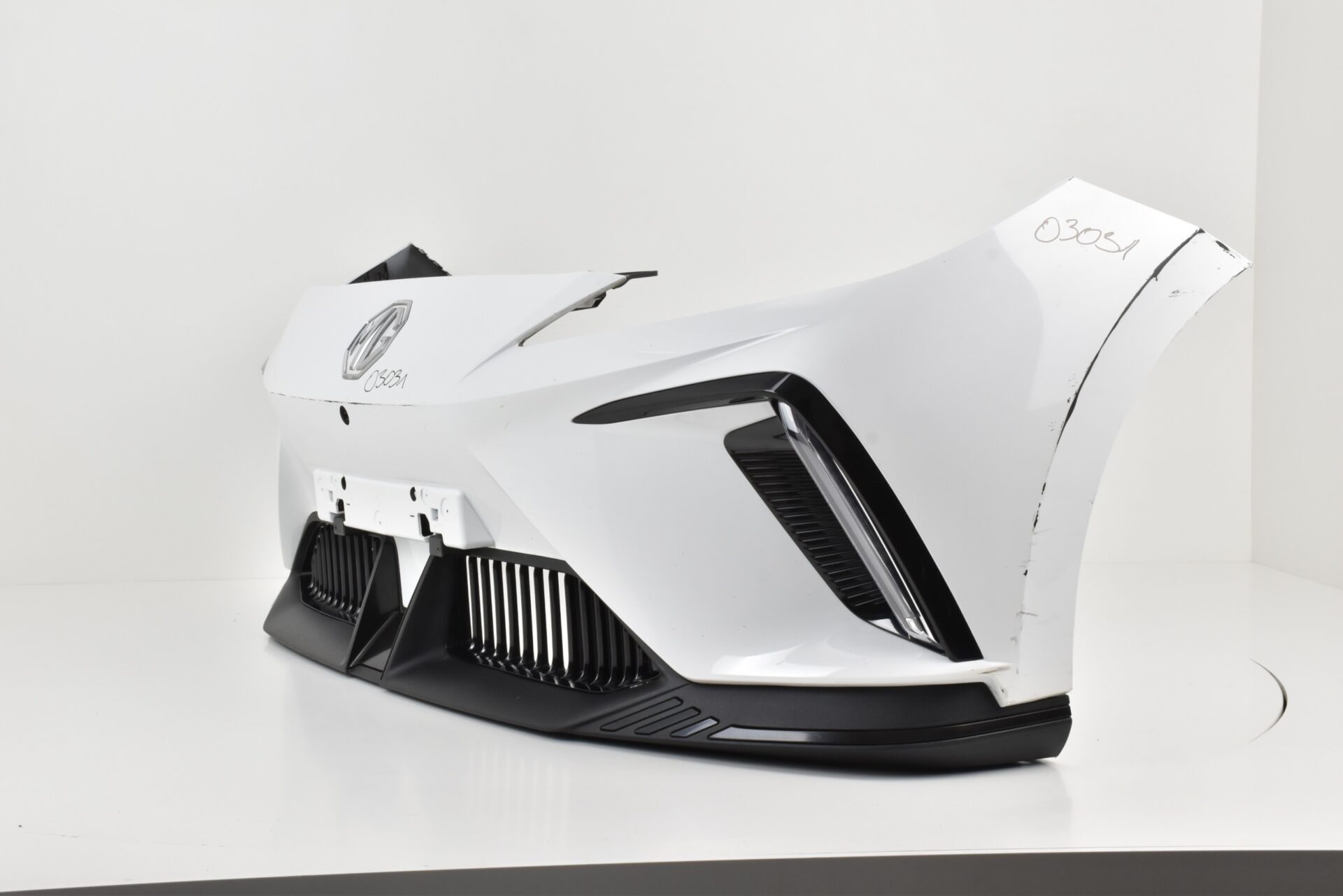 Gebrauchte MG IV 4 Frontstoßstange für MG IV 4 Modelle ab 2022
