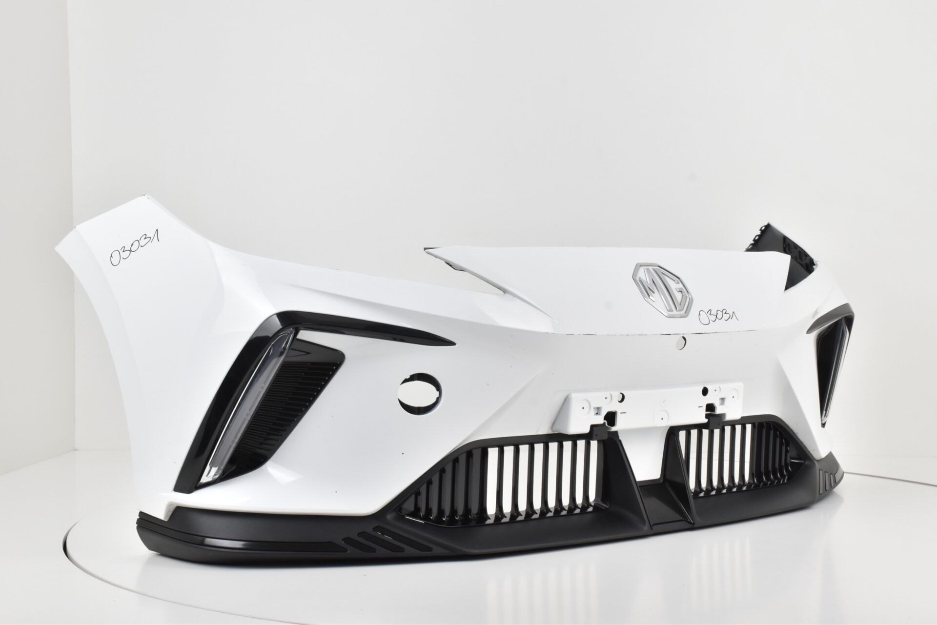 Gebrauchte MG IV 4 Frontstoßstange für MG IV 4 Modelle ab 2022