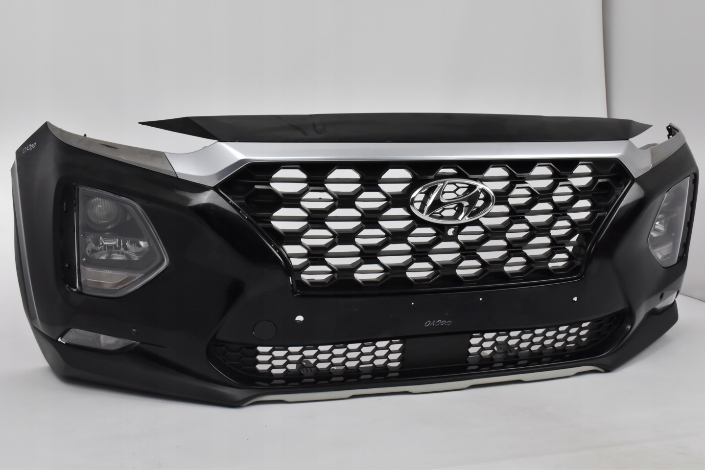 Hyundai Santa Fe IV Frontstoßstange 4x PDC gebraucht