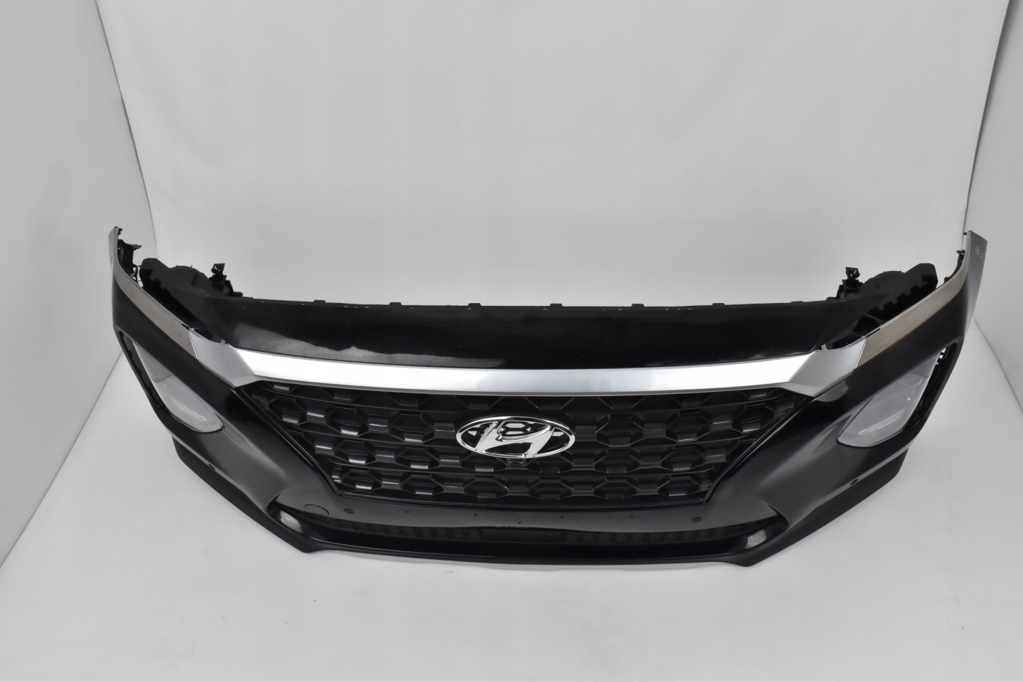 Hyundai Santa Fe IV Frontstoßstange 4x PDC gebraucht
