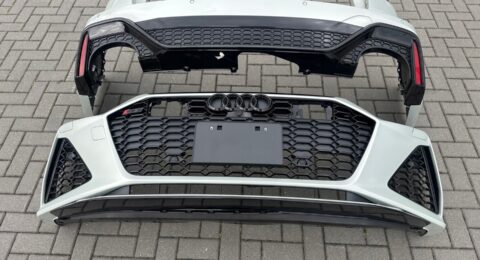Audi RS6 Stoßstangenpaket Front und Heck mit Grill und Gittern