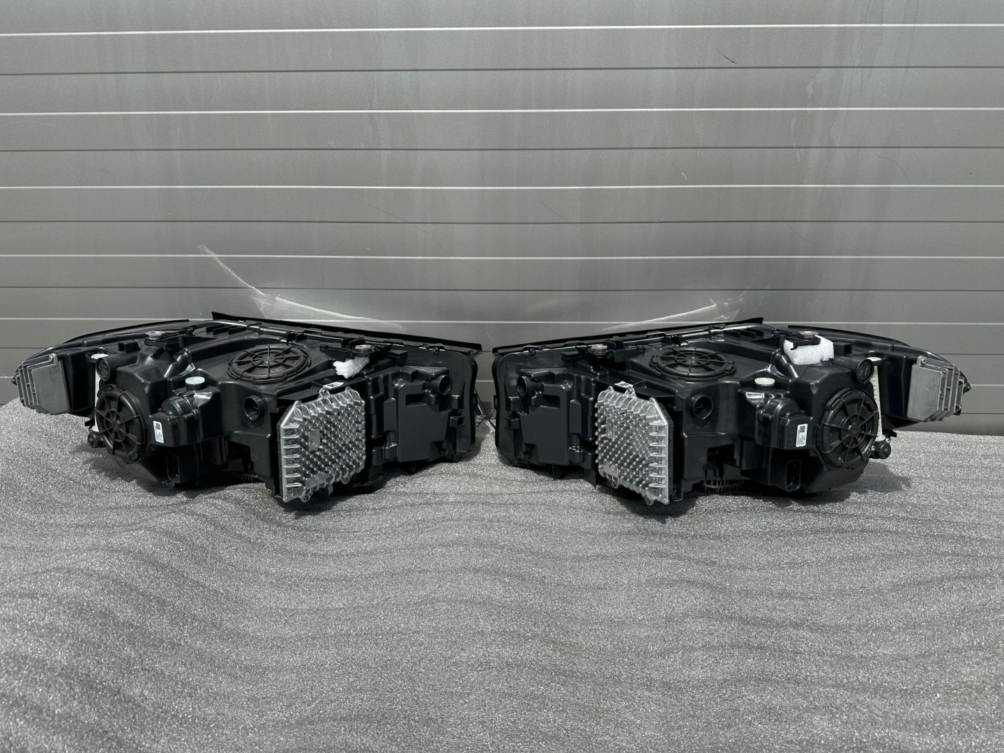 BMW G30 G31 Full LED Adaptive Scheinwerfer links und rechts mit Teilenummern 8499109 und 8499110