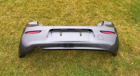 Gebrauchte BMW F20 F21 Heckstoßstange PDC mit 4 Sensoröffnungen