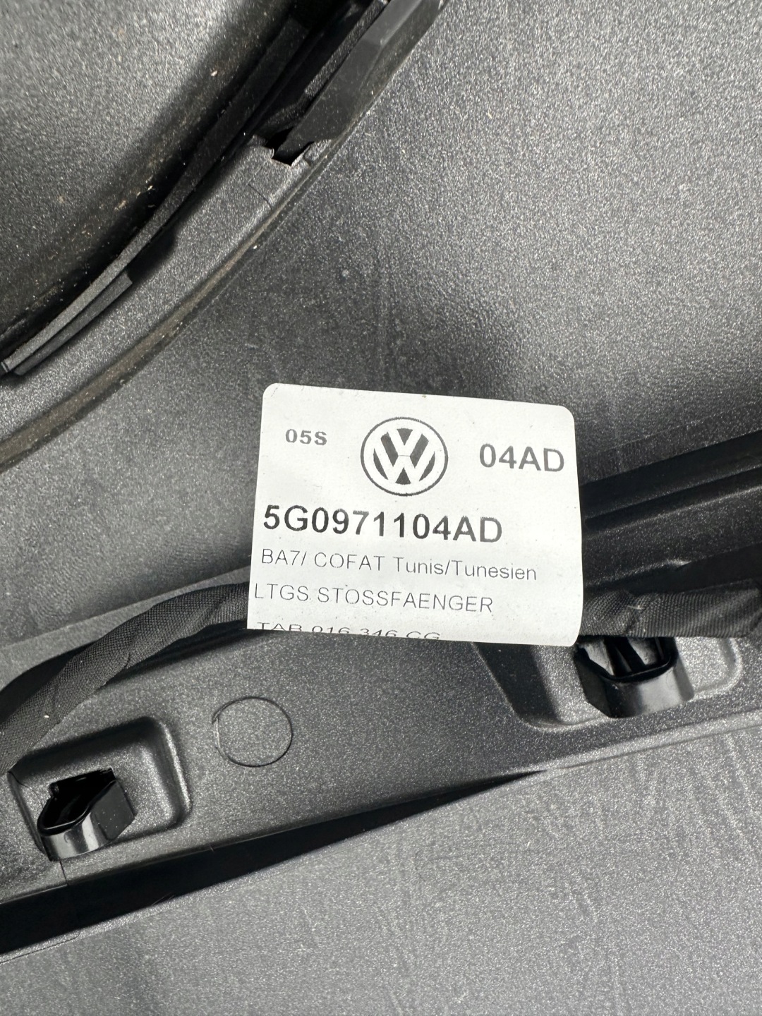 Gebrauchte VW Golf 7 Facelift Heckstoßstange mit 4 PDC-Sensoren und Teilenummer 5G6807421BK