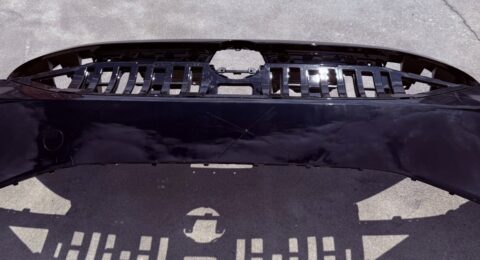 Gebrauchte VW ID.4 Frontstoßstange mit 6 PDC und Kabelbaum, Teilenummer 11A807221