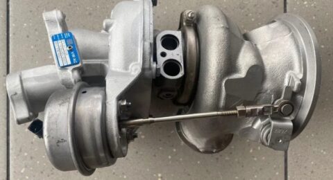 Gebrauchter Porsche Panamera 971 Turbolader 4.0 V8 mit Teilenummer 0P2145703B