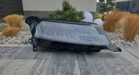 Gebrauchter Range Rover Sport L494 LED Scheinwerfer rechts, komplett mit Full LED und MID LED Technologie.