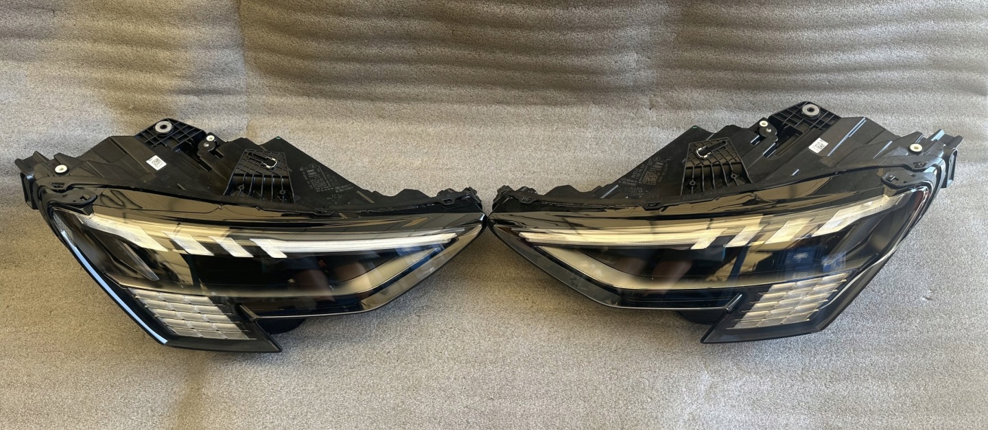 Gebrauchtes Set Audi A3 8Y Full LED Matrix Scheinwerfer für Audi A3 und RS3 8Y Modelle.