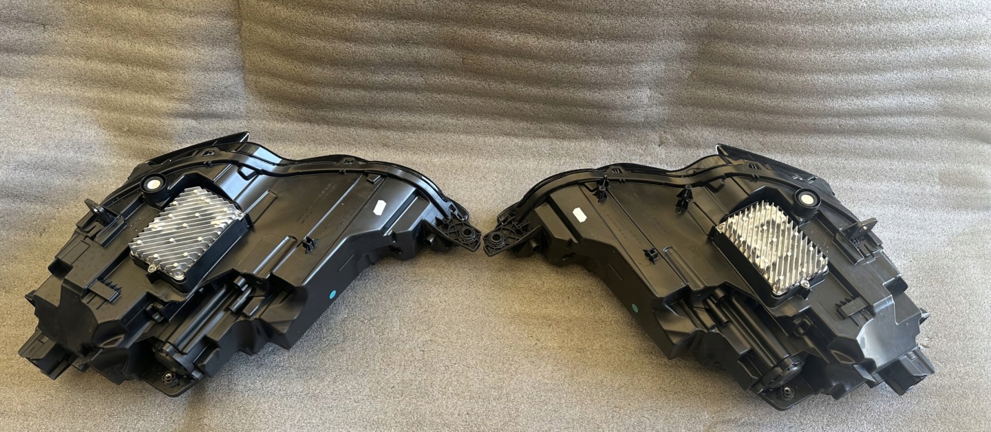 Gebrauchtes Set Audi A3 8Y Full LED Matrix Scheinwerfer für Audi A3 und RS3 8Y Modelle.