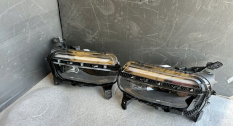 Jeep Avenger Full LED Performance Scheinwerfer Set links und rechts mit Teilenummern 522187210 und 522187170