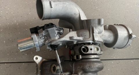 Neuer Audi A4 B9 A5 F5 2.0 TFSI Turbolader mit Teilenummer 06L145722D