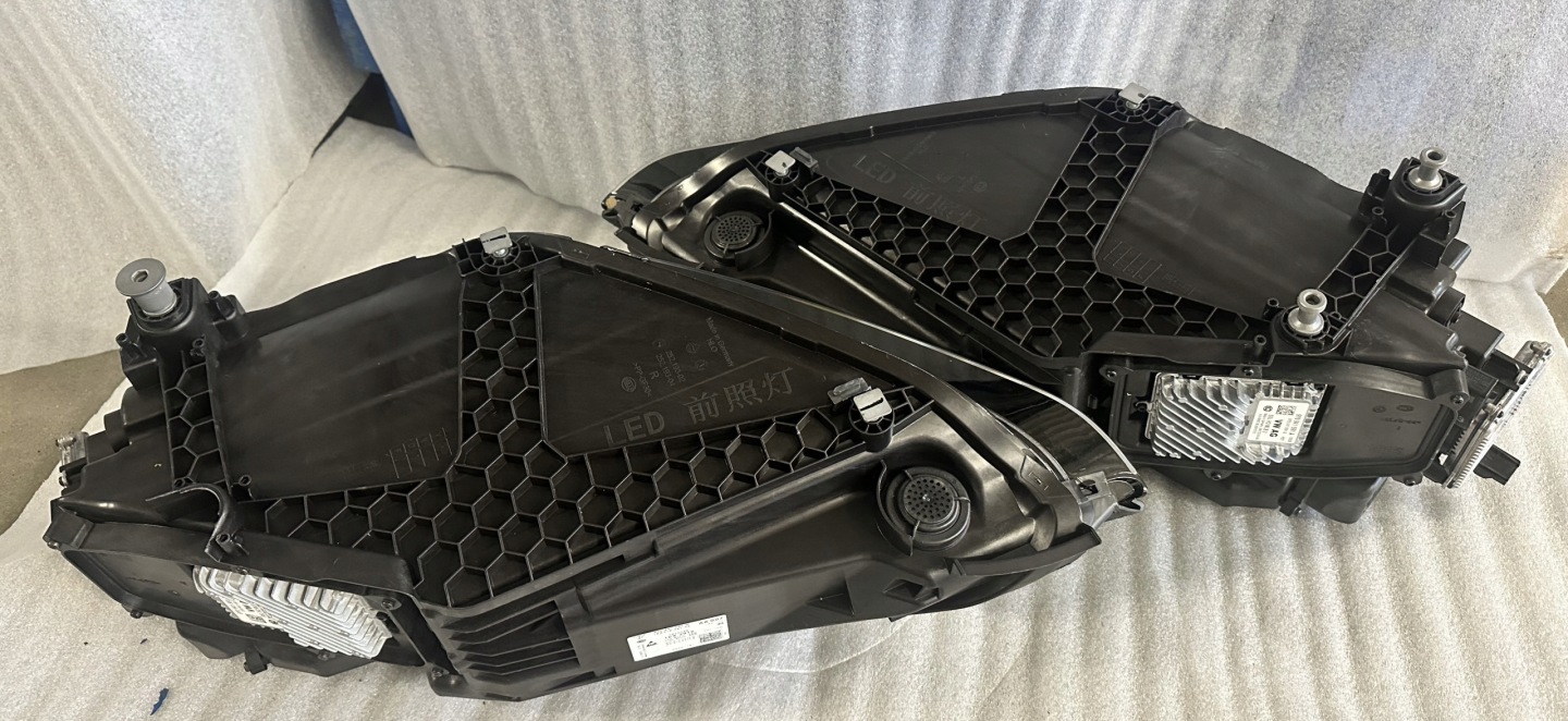 Porsche Cayenne 9Y0 Full LED Scheinwerfer Set links rechts ideal Zustand